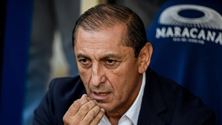 Vasco 'perde' Ramón Díaz.