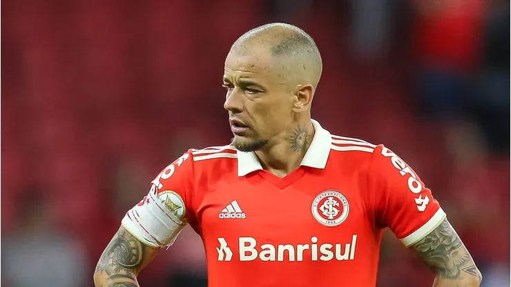 D'Alessandro jogador do Internacional durante partida contra o Fortaleza no estadio Beira-Rio pelo campeonato Brasileiro A 2022.
