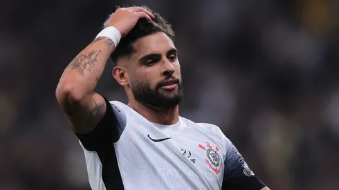 Yuri Alberto é alvo de protesto no Corinthians.