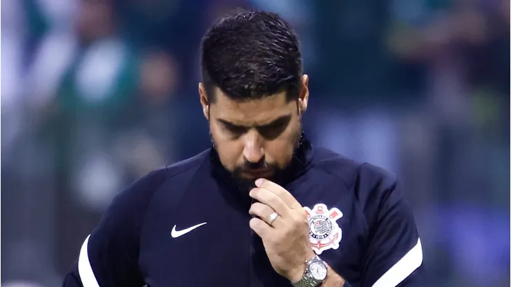 Antonio Oliveira tecnico do Corinthians durante partida contra o Palmeiras no estadio Arena Allianz Parque pelo campeonato Brasileiro A 2024. Foto: Marcello Zambrana/AGIF
