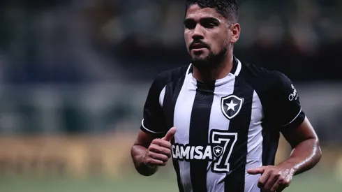 Daniel Borges durante confronto contra o Palmeiras no Brasileirão de 2022.