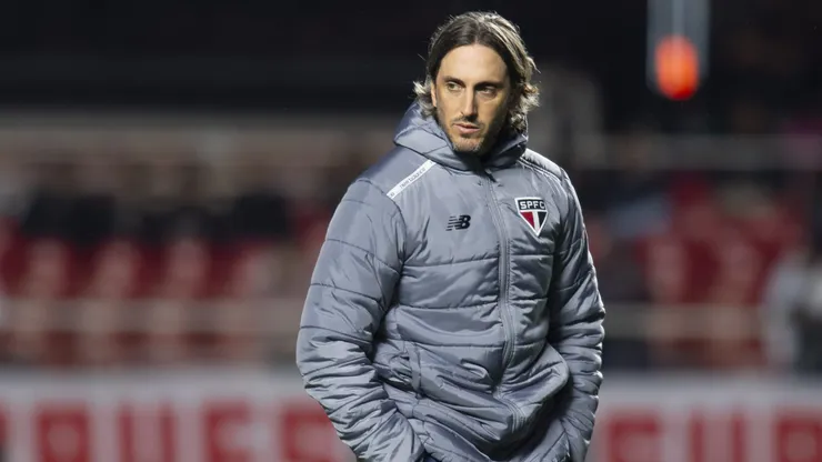 Zubeldia tecnico do Sao Paulo durante partida contra o Vitoria pelo campeonato Brasileiro A 2024. Foto: Anderson Romao/AGIF