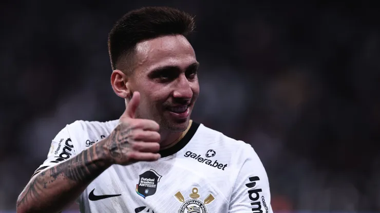 Gustavo Mosquito, ex-jogador do Corinthians, durante partida contra o RB Bragantino na Neo Química Arena, pelo Campeonato Brasileiro de 2022.