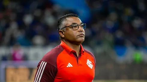 Roger Machado tem novidades na equipe – Foto: Fernando Moreno/AGIF