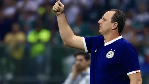 Rogério Ceni durante confronto contra o Palmeiras no Campeonato Brasileiro de 2024.