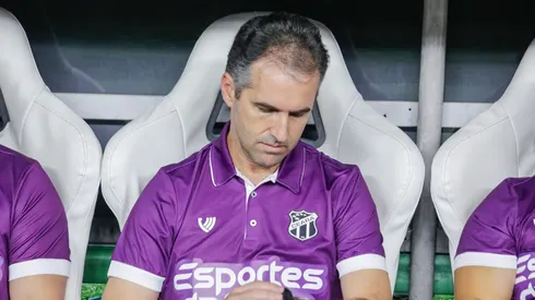 Leo Condé tem alguns problemas para montar a equipe – Foto: Lucas Emanuel/AGIF