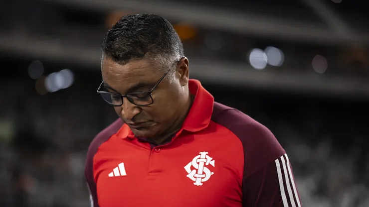 Roger Machado técnico do Internacional durante partida contra o Botafogo no estádio Engenhão pelo campeonato Brasileiro A 2024. Foto: Jorge Rodrigues/AGIF