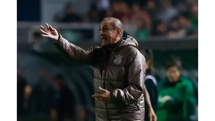 Ramón Díaz durante confronto contra o Juventude na Copa do Brasil de 2024.