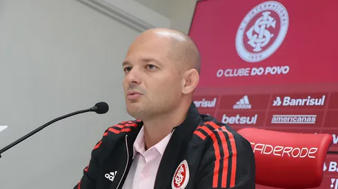 William Thomas durante coletiva pelo Internacional.