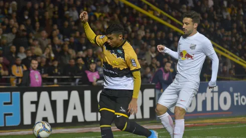 Julimar do Criciuma durante partida contra o Bragantino no estadio Heriberto Hulse pelo campeonato Brasileiro B 2019. Foto: Lucas Colombo/AGIF