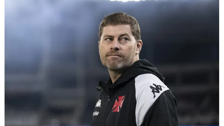 Rafael Paiva técnico do Vasco durante partida contra o Fluminense no estadio Engenhao pelo campeonato Brasileiro A 2024. Foto: Jorge Rodrigues/AGIF