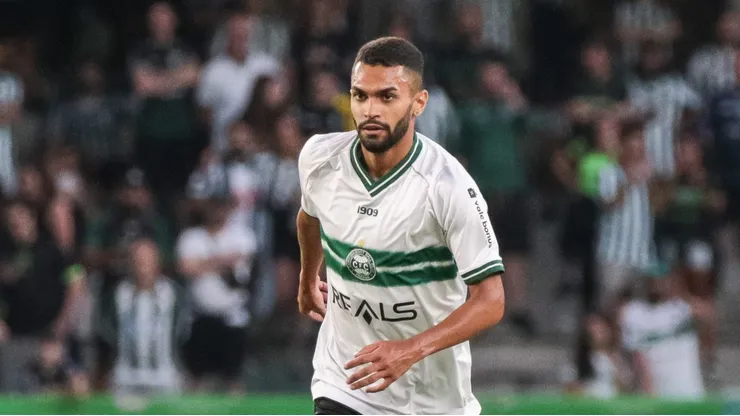 Vini Paulista jogador do Coritiba durante partida contra o Andraus no estadio Couto Pereira pelo campeonato Paranaense 2024.