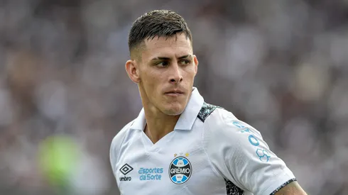 Pavon jogador do Grêmio durante partida contra o Vasco no estadio Sao Januario pelo campeonato Brasileiro A 2024.