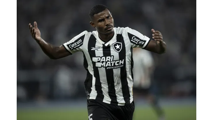 Cuiabano durante confronto contra o Fluminense no Campeonato Brasileiro de 2024.