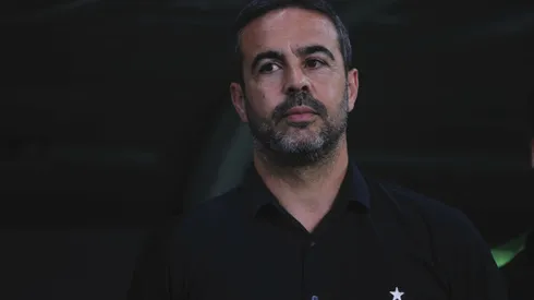 Artur Jorge durante confronto contra o Palmeiras na Libertadores de 2024.