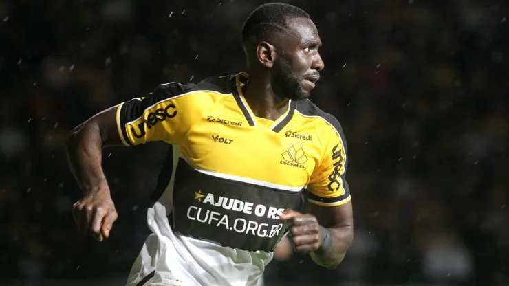 Bolasie jogador do Criciuma durante partida contra o Bahia no estadio Heriberto Hulse pela Copa Do Brasil 2024.