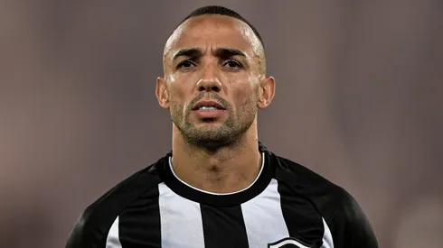Marcal jogador do Botafogo durante partida contra o Fluminense no estadio Engenhao pelo campeonato BRASILEIRO A 2023. Veterano tem saída pedida pela torcida