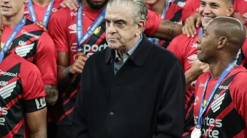 Petraglia durante comemoração do título do Campeonato Paranaense de 2024.
