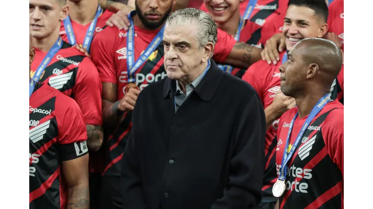 Petraglia durante comemoração do título do Campeonato Paranaense de 2024.