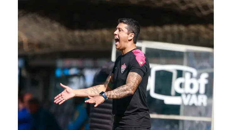 Carpini durante confronto contra o Grêmio no Campeonato Brasileiro de 2024.