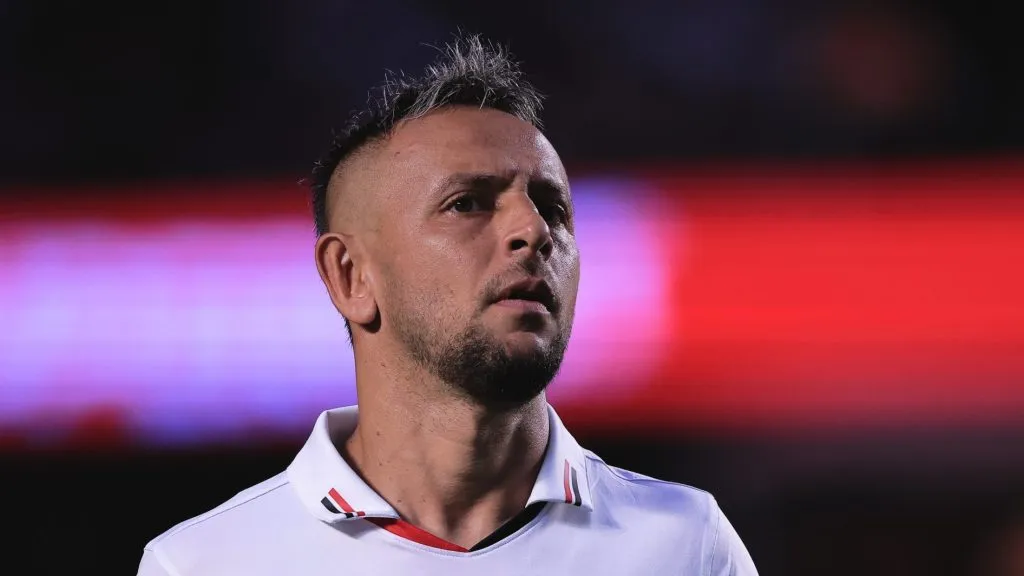 Rafinha 'manda o papo' após classificação - Foto: Ettore Chiereguini/AGIF.