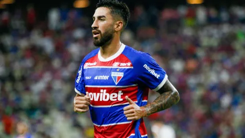Lucero jogador do Fortaleza durante partida contra o Sportivo Trinidense no estadio Arena Castelao pelo campeonato Copa Sul-Americana 2024.