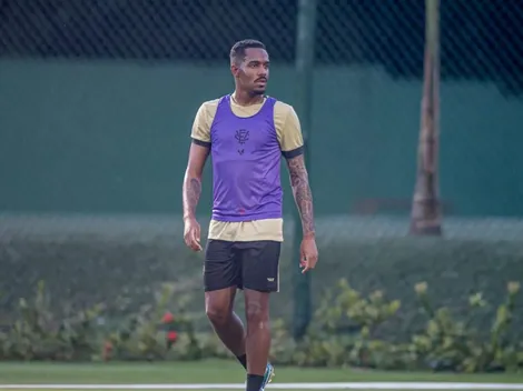 Edu celebra primeiro jogo como titular do Vitória