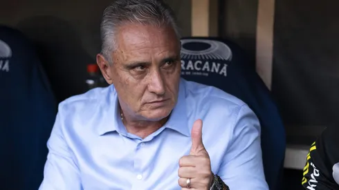 Tite técnico do Flamengo durante partida contra o Atlético-GO no estádio Maracanã pelo campeonato Brasileiro A 2024. Foto: Jorge Rodrigues/AGIF