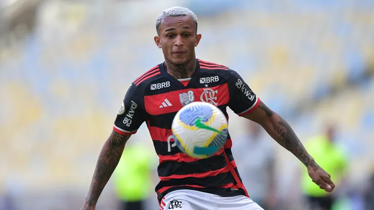 Wesley, jogador do Flamengo, durante partida contra o Palmeiras no Maracanã, pelo Campeonato Brasileiro.