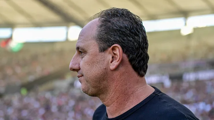 Rogério Ceni, técnico do Bahia, durante partida contra o Fluminense no Maracanã, pelo Campeonato Brasileiro.
