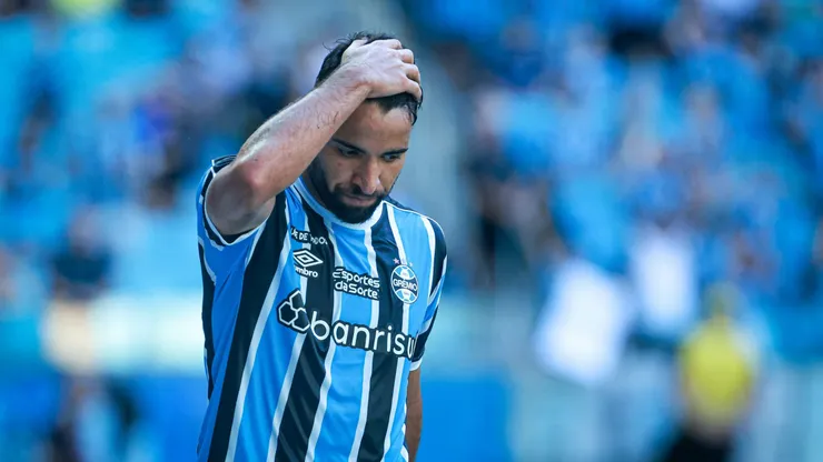 Pepe jogador do Gremio lamenta durante partida contra o Guarany de Bage no estadio Arena do Gremio pelo campeonato Gaucho 2024. Meio-campista foi criticado pela torcida