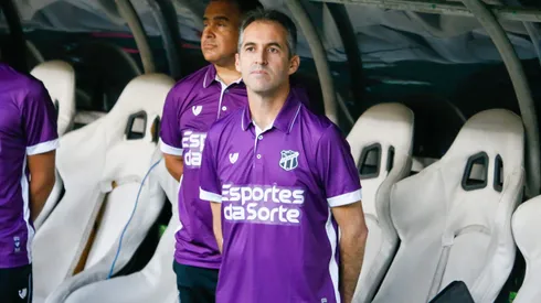 Léo Condé, técnico do Ceará, durante partida contra o Mirassol na Arena Castelão, pelo Campeonato Brasileiro.