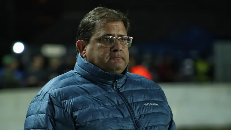Guto Ferreira, técnico do Sport, no comando do clube contra o Operário no estádio Germano Kruger, pelo Campeonato Brasileiro da Série B, em 2019.