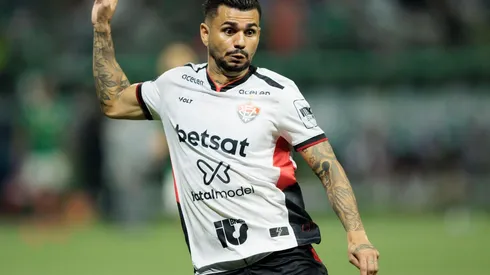 Jogador do Vitória em campo (Vilmar Bannach / Alamy Stock Photo)