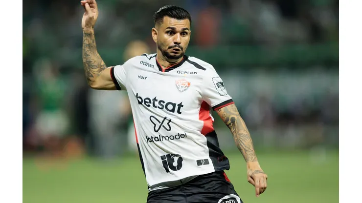 Jogador do Vitória em campo (Vilmar Bannach / Alamy Stock Photo)