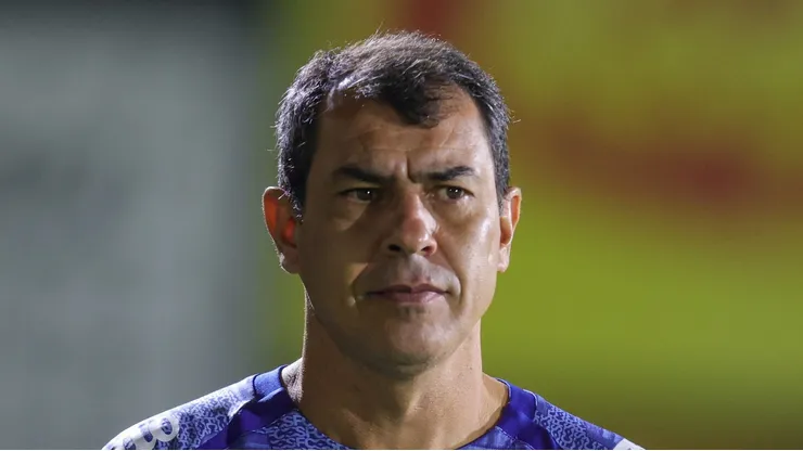 Ttular de Carille no Santos interessa ao Botafogo.