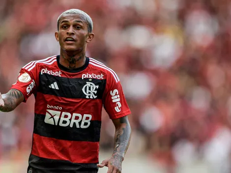 Flamengo consulta Khellven, ex-Athletico, para vaga de Wesley