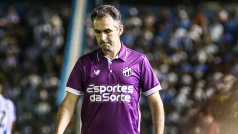 Léo Condé durante confronto contra o Paysandu na Série B de 2024.