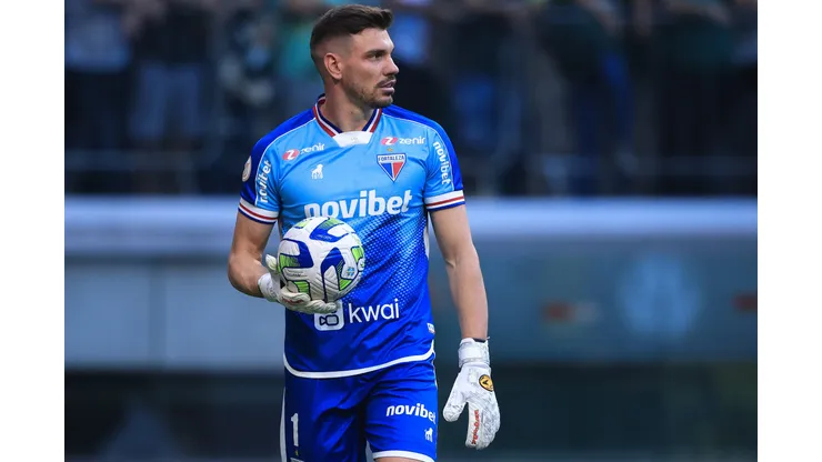 João Ricardo durante confronto contra o Palmeiras no Campeonato Brasileiro de 2023.