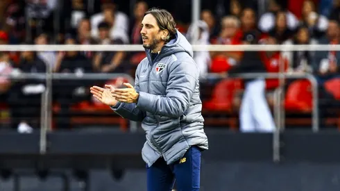Luis Zubeldia tecnico do Sao Paulo durante partida contra o Atletico-GO no estadio Morumbi pelo campeonato Brasileiro A 2024.