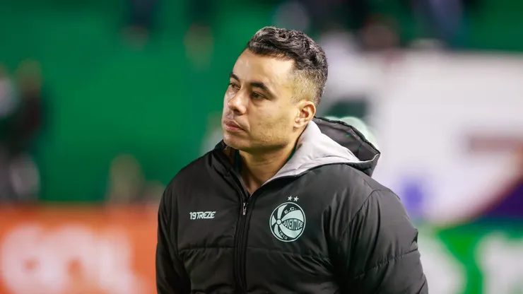 Jair Ventura tecnico do Juventude durante partida contra o Criciuma no estadio Alfredo Jaconi pelo campeonato Brasileiro A 2024.