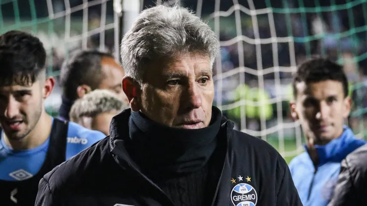 Renato Gaúcho vem montando a melhor formação do Grêmio para a partida - Foto: Leonardo Hübbe/AGIF