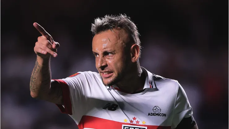 Rafinha, defensor do São Paulo.