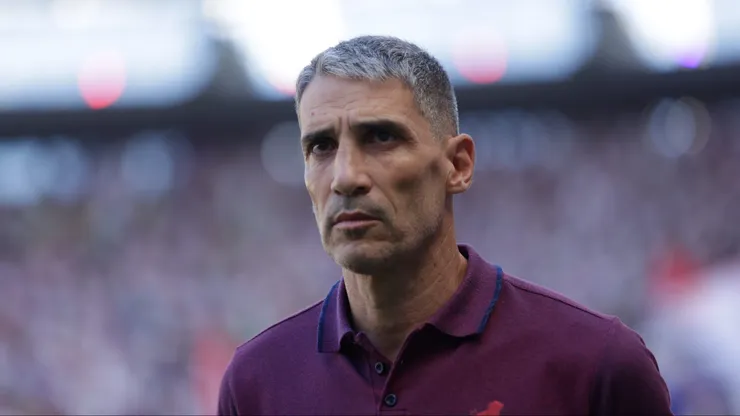 Vojvoda, técnico do Fortaleza, durante partida contra o Criciúma na Arena Castelao, pelo Campeonato Brasileiro. Foto: Lucas Emanuel/AGIF