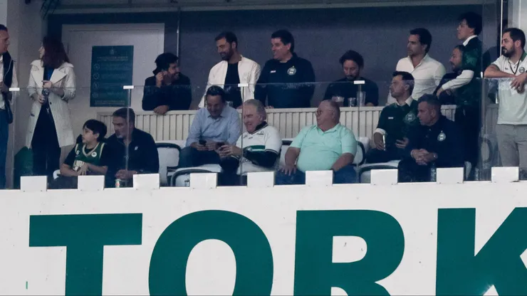 Roberto Justus, empresario socio da Treecorp investidora da SAF do Coritiba, e visto durante partida contra o Fluminense no estadio Couto Pereira pelo campeonato Brasileiro A 2023. Foto: Robson Mafra/AGIF