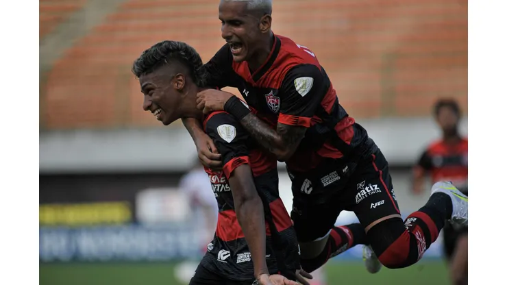 Alisson Santos durante partida da Copa do Nordeste Sub-20 em 2021.