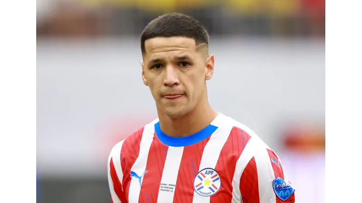 Alex Arce durante confronto contra a Colômbia na Copa América.