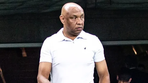 Anderson Batatais, auxiliar do Ceará, durante partida contra o Goiás, no estádio da Serrinha.