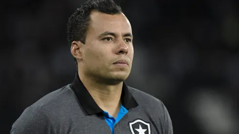 Jair Ventura durante confronto contra o Atlético-GO no Brasileirão de 2017.