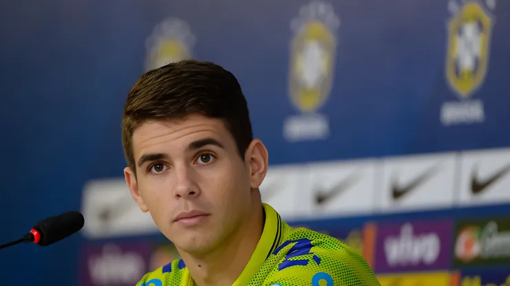 Oscar durante treino da Selecao Brasileira na Granja Comary.
